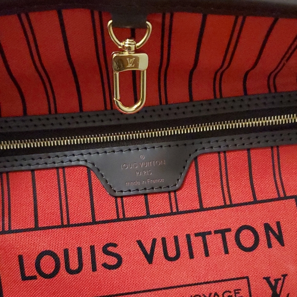 Neverfull PM in Cherry Interior(Nov 2022 Microchip) - Picture 6 of 16